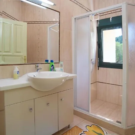 Willa Ionian Queen Dhikhalia